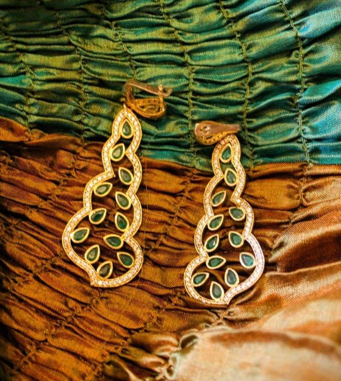 Green and gold jewelry earrings 